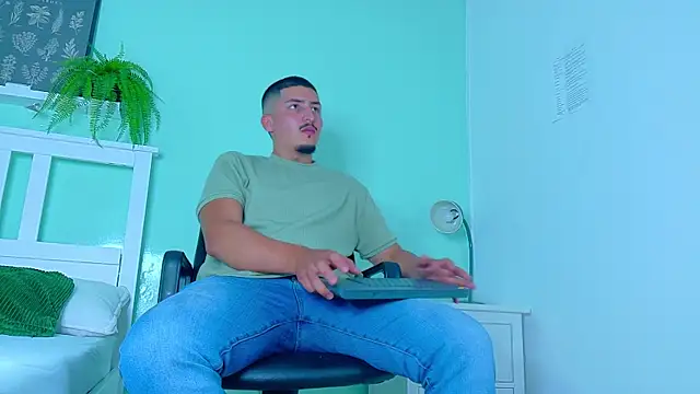 MrFox   online show from September 20, 2025, 7:26 pm