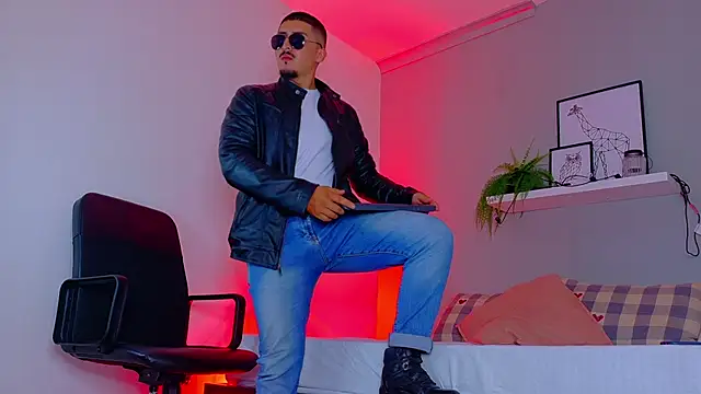 MrFox   online show from January 14, 2026, 7:41 pm