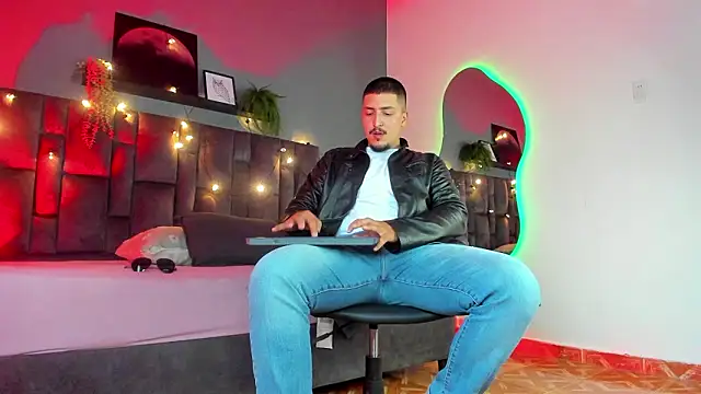 MrFox   online show from February 5, 2026, 7:40 pm