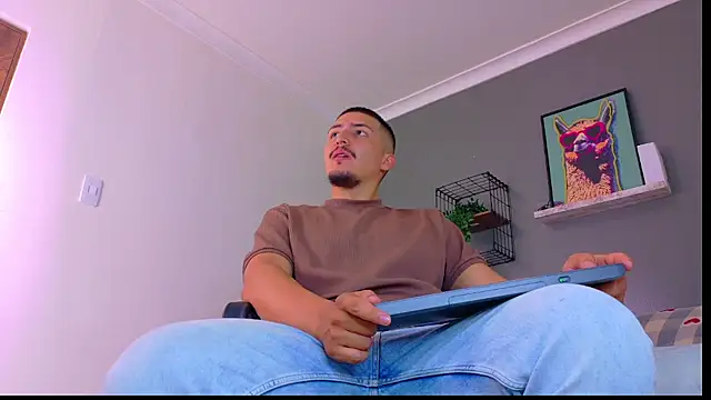 MrFox   online show from April 6, 2026, 8:54 pm