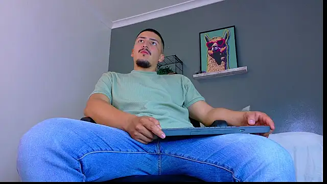 MrFox   online show from April 7, 2026, 7:47 pm