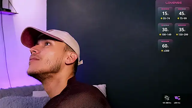 MarkSantozz online show from April 18, 2026, 8:31 pm