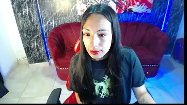 katyhoneey m online show from March 4, 2026, 7:31 pm