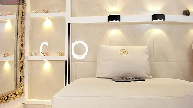 chloe murray online show from September 9, 2025, 7:24 pm