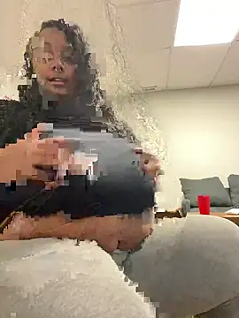 Cocomamii1 online show from February 10, 2026, 4:38 am