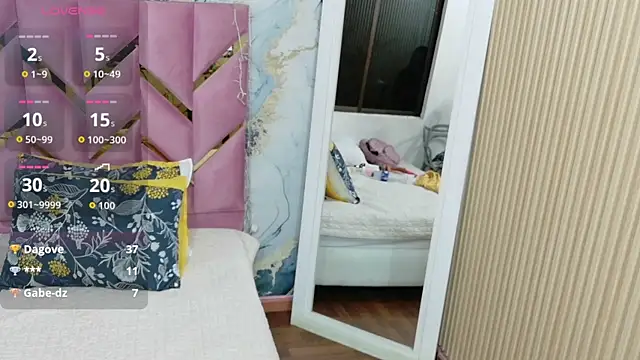 curvybrunnett online show from October 21, 2025, 2:45 am