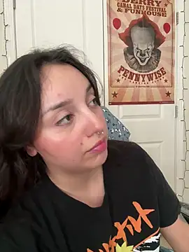 CharmingMaddie online show from April 21, 2026, 5:50 pm