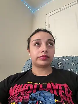 Snapshot of CharmingMaddie chatting on April 24, 2026, 4:53 pm CharmingMaddie online show from April 24, 2026, 4:53 pm