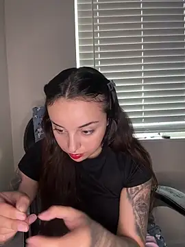 Snapshot of CharmingMaddie chatting on April 27, 2026, 4:49 pm CharmingMaddie online show from April 27, 2026, 4:49 pm
