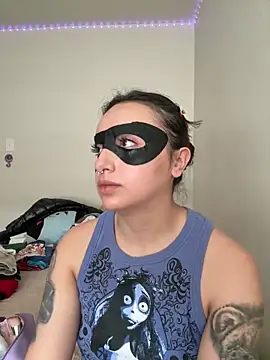 Snapshot of CharmingMaddie chatting on May 24, 2026, 3:39 pm CharmingMaddie online show from May 24, 2026, 3:39 pm