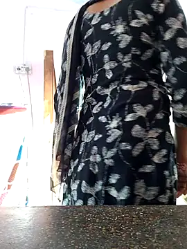 Love-pari077 online show from November 4, 2025, 3:38 am