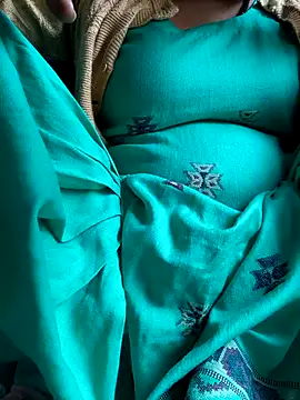 Snapshot of Love-pari077 chatting on December 18, 2025, 4:07 am Love-pari077 online show from December 18, 2025, 4:07 am