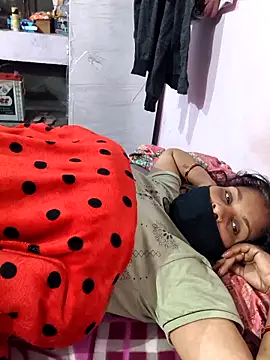 Snapshot of Love-pari077 chatting on December 21, 2025, 1:24 am Love-pari077 online show from December 21, 2025, 1:24 am