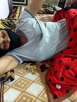 Snapshot of Love-pari077 chatting on January 11, 2026, 1:10 am Love-pari077 online show from January 11, 2026, 1:10 am