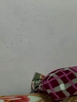 Snapshot of Love-pari077 chatting on February 1, 2026, 12:53 am Love-pari077 online show from February 1, 2026, 12:53 am