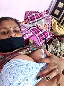 Snapshot of Love-pari077 chatting on February 1, 2026, 2:59 pm Love-pari077 online show from February 1, 2026, 2:59 pm