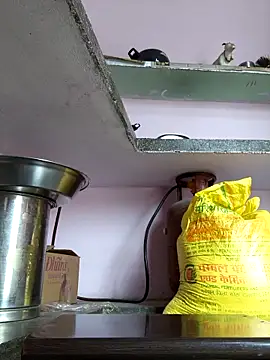 Snapshot of Love-pari077 chatting on February 21, 2026, 2:45 am Love-pari077 online show from February 21, 2026, 2:45 am