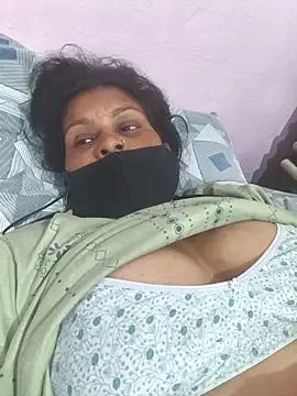 Snapshot of Love-pari077 chatting on March 5, 2026, 1:01 am Love-pari077 online show from March 5, 2026, 1:01 am