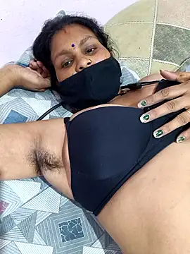 Snapshot of Love-pari077 chatting on April 17, 2026, 3:15 pm Love-pari077 online show from April 17, 2026, 3:15 pm