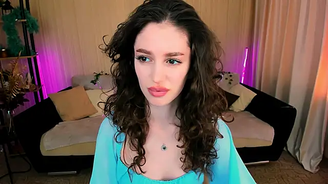 ChristinaConteeree online show from September 10, 2025, 1:11 pm