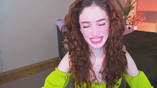 ChristinaConteeree online show from April 18, 2026, 7:07 pm