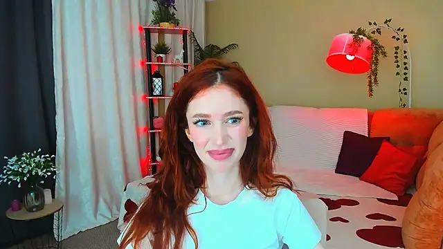 ChristinaConteeree online show from July 6, 2026, 3:03 pm