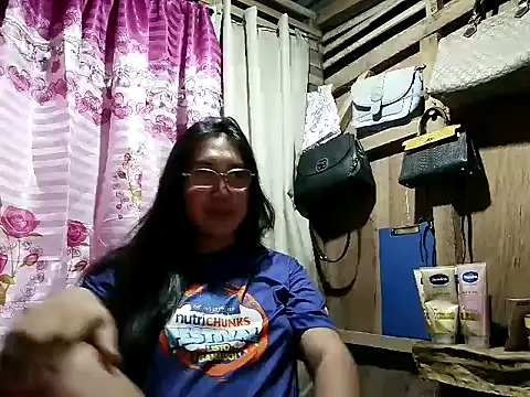 Snapshot of Romantic_Sabrina chatting on August 3, 2026, 12:10 pm Romantic Sabrina online show from August 3, 2026, 12:10 pm