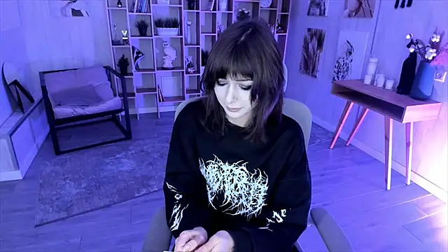 CrystallBloom online show from October 1, 2025, 1:11 am