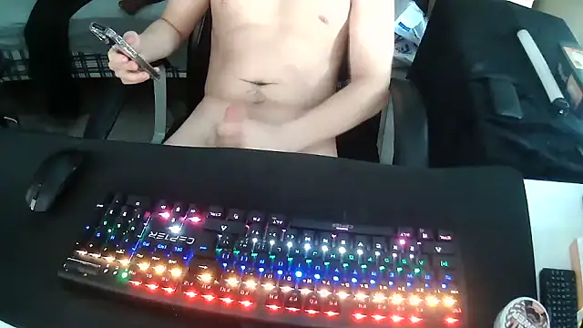 solooboy18 online show from September 27, 2025, 2:44 pm