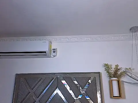 Venus velvett online show from December 2, 2025, 6:41 am