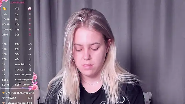 AngelAnty online show from September 13, 2025, 3:56 pm