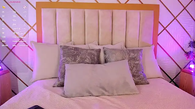 GretaVelvet online show from November 20, 2025, 7:35 pm