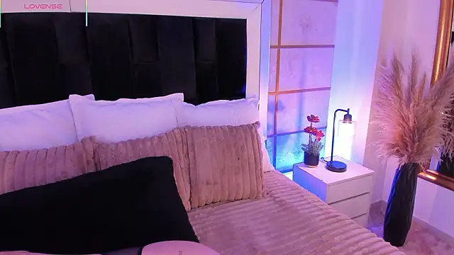 GretaVelvet online show from January 16, 2026, 7:40 pm