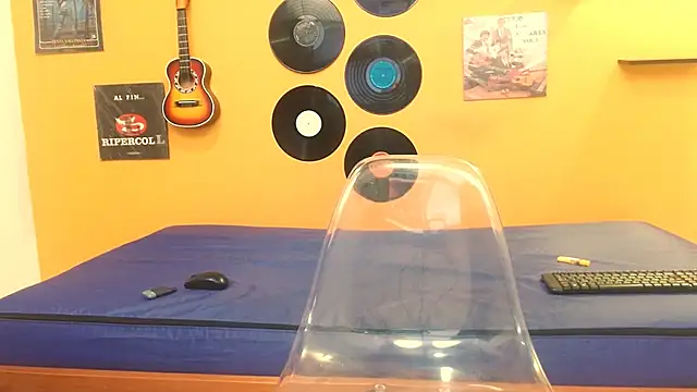 meisevil77 online show from September 22, 2025, 2:24 am