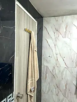 lynn9000 online show from October 1, 2025, 4:29 am