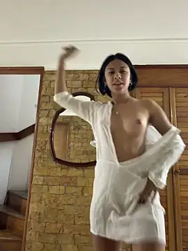 lynn9000 online show from December 15, 2025, 11:09 pm