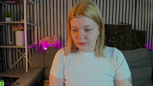 Snapshot of Michele_Greenn chatting on April 26, 2026, 1:03 am Michele Greenn online show from April 26, 2026, 1:03 am