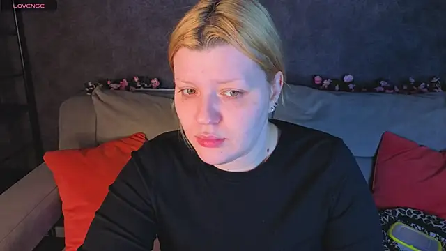 Snapshot of Michele_Greenn chatting on May 18, 2026, 1:02 am Michele Greenn online show from May 18, 2026, 1:02 am