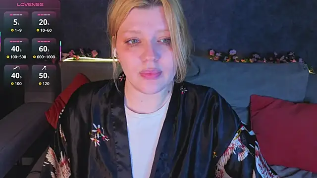 Snapshot of Michele_Greenn chatting on May 18, 2026, 4:07 am Michele Greenn online show from May 18, 2026, 4:07 am