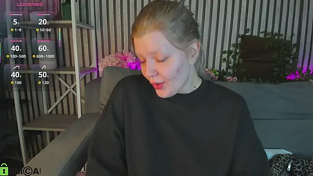 Snapshot of Michele_Greenn chatting on May 25, 2026, 1:11 am Michele Greenn online show from May 25, 2026, 1:11 am