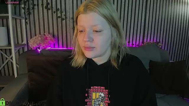 Snapshot of Michele_Greenn chatting on May 29, 2026, 1:03 am Michele Greenn online show from May 29, 2026, 1:03 am