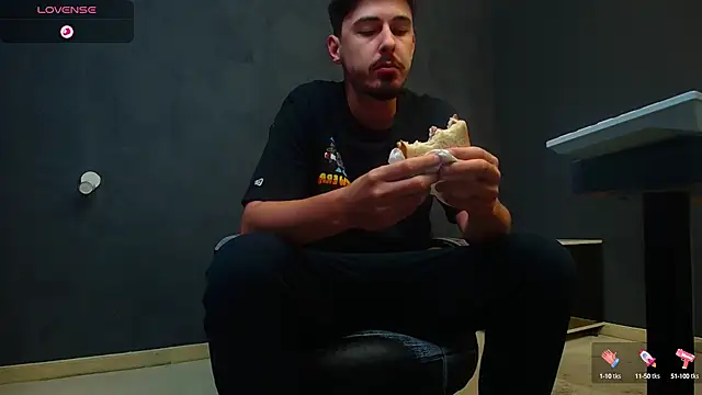 EnzoRace online show from September 25, 2025, 5:11 am