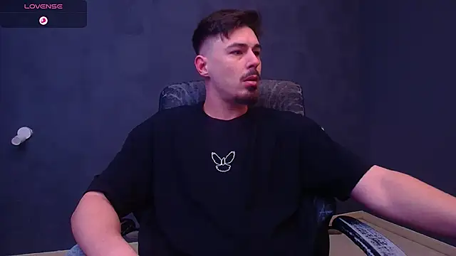 EnzoRace online show from November 24, 2025, 5:29 am