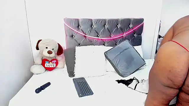 Snapshot of randyboom chatting on July 9, 2026, 2:32 pm randyboom online show from July 9, 2026, 2:32 pm