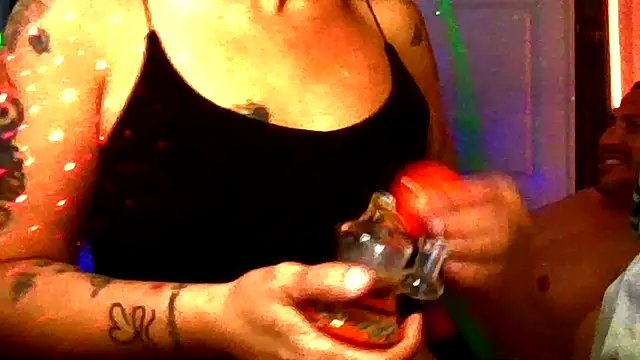 SparklesB1tch online show from December 15, 2025, 4:33 pm