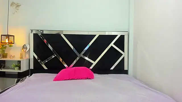 iisabella noa online show from September 10, 2025, 12:38 pm