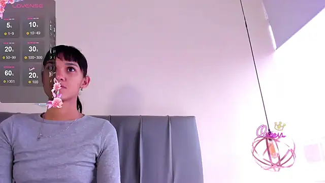 iisabella noa online show from February 18, 2026, 12:12 pm