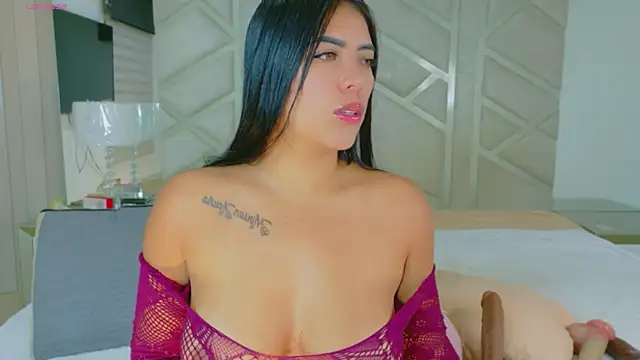 RoseMariee  online show from May 12, 2026, 9:28 am