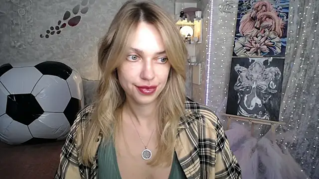 NickyAdamidi online show from June 19, 2026, 4:11 pm