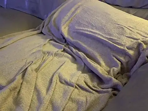 Freddiefirefly online show from March 28, 2026, 8:19 pm